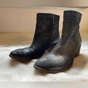 Donald Pliner all leather booties distressed blue